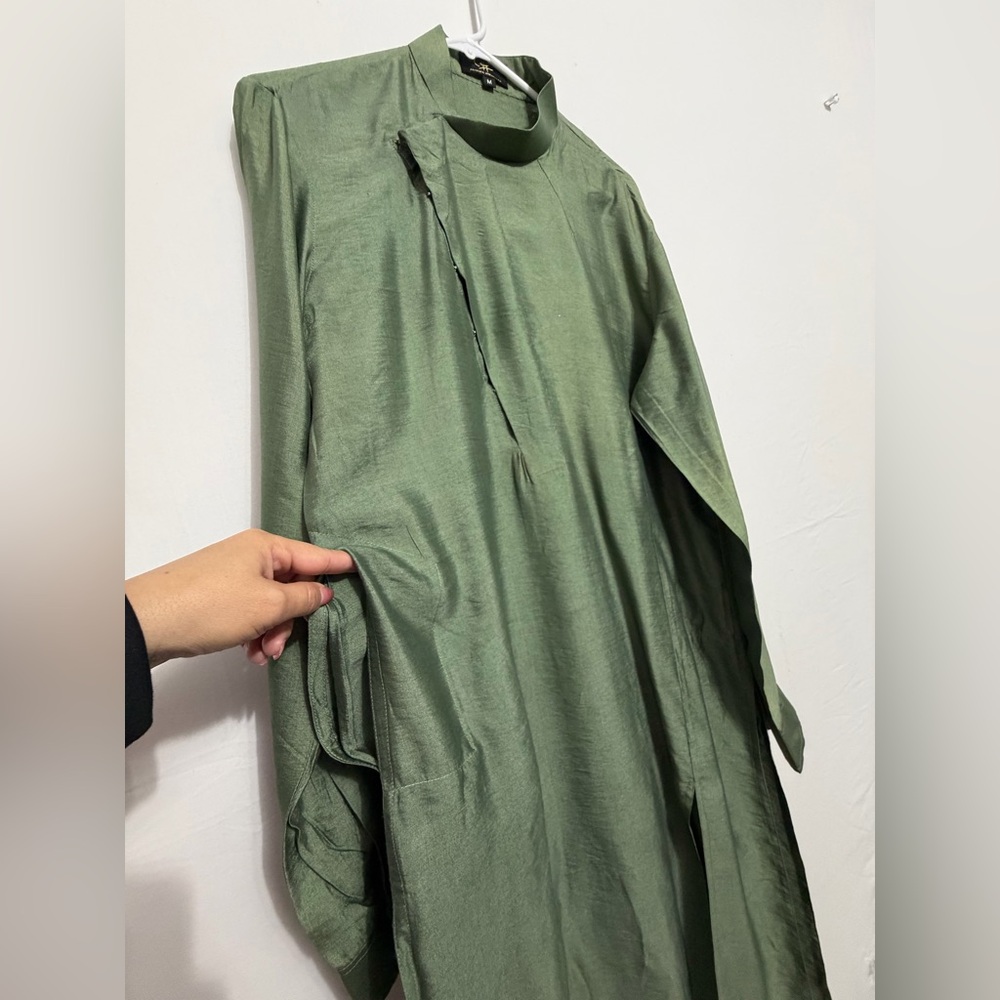 Priyanka Haralalka Green Asymmetrical women’s Maxi Dress M (A410)✨
